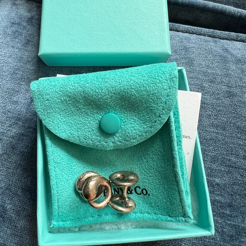 Authentic Tiffany Elsa Peretti Circle cufflinks. Iconic box and case includes.